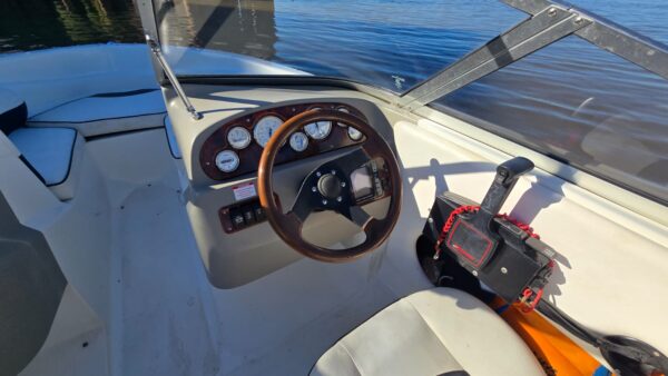 Quicksilver 1600